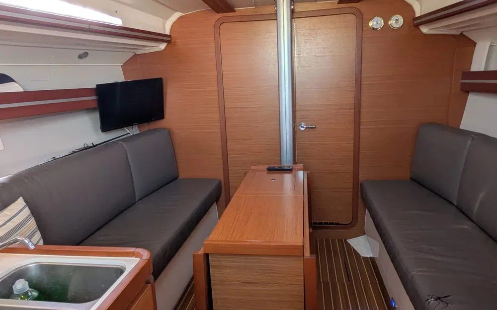 slider 6 Dufour 36 Performance