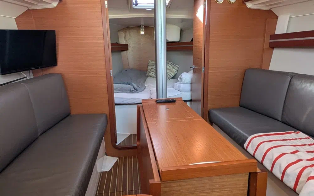 slider 7 Dufour 36 Performance