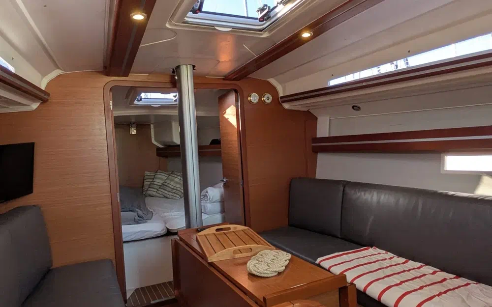 slider 8 Dufour 36 Performance