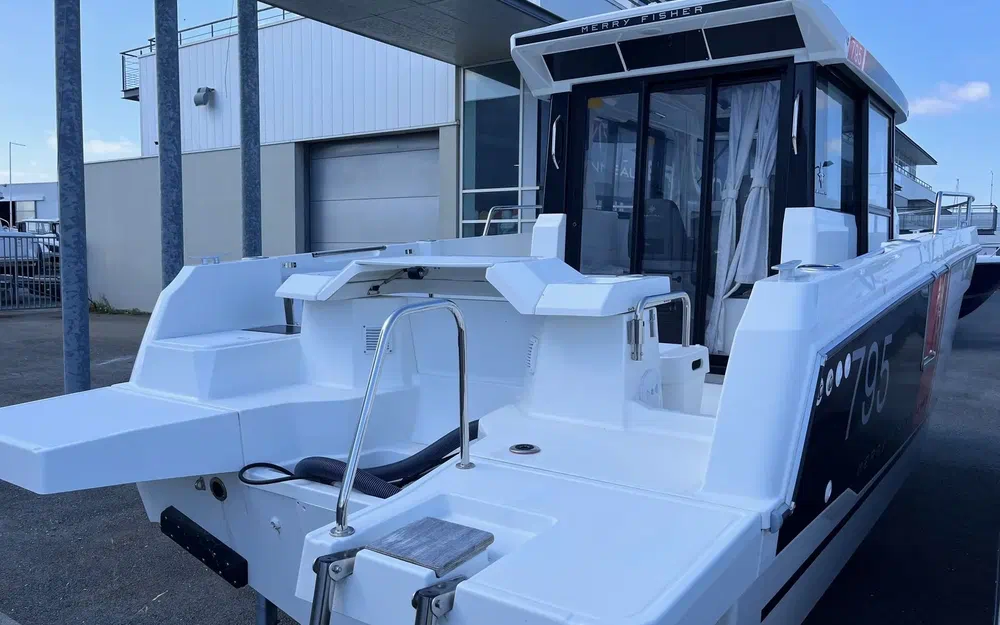 slider 2 Jeanneau Merry Fisher 795 Sport