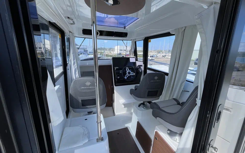 slider 7 Jeanneau Merry Fisher 795 Sport