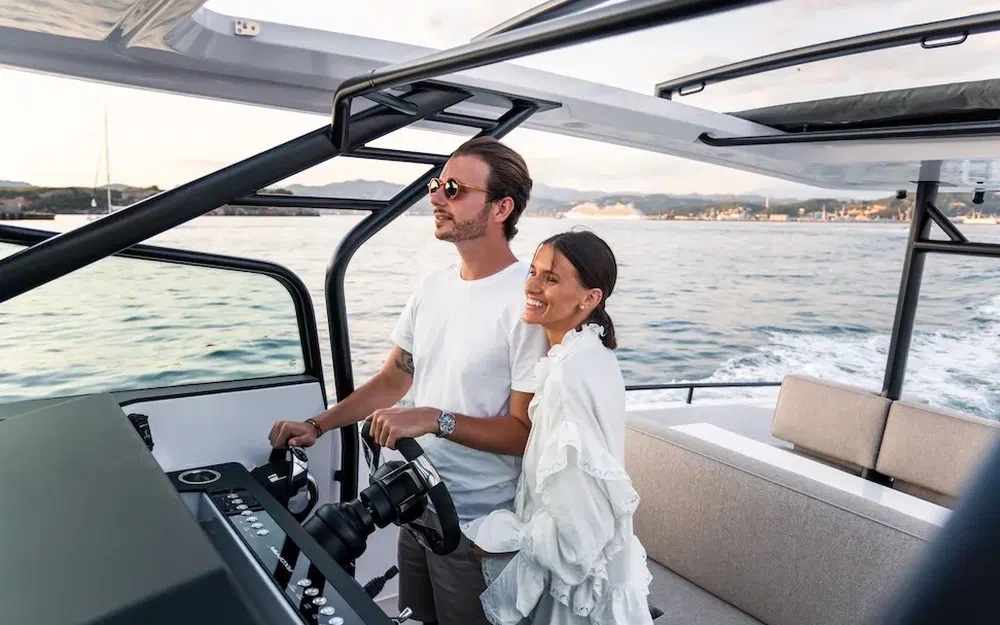 slider 10 Axopar 37 ST