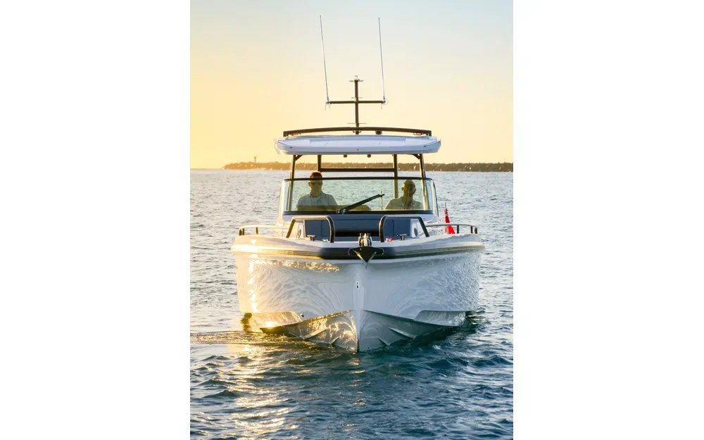 slider 9 Axopar 37 ST