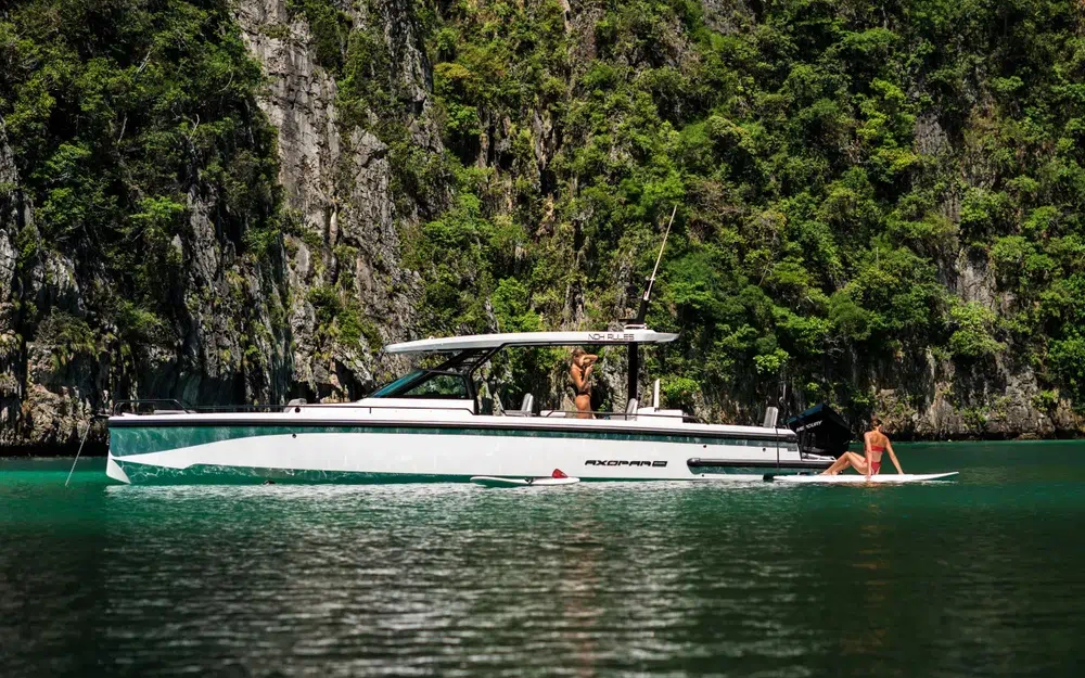 slider 5 Axopar 37 ST