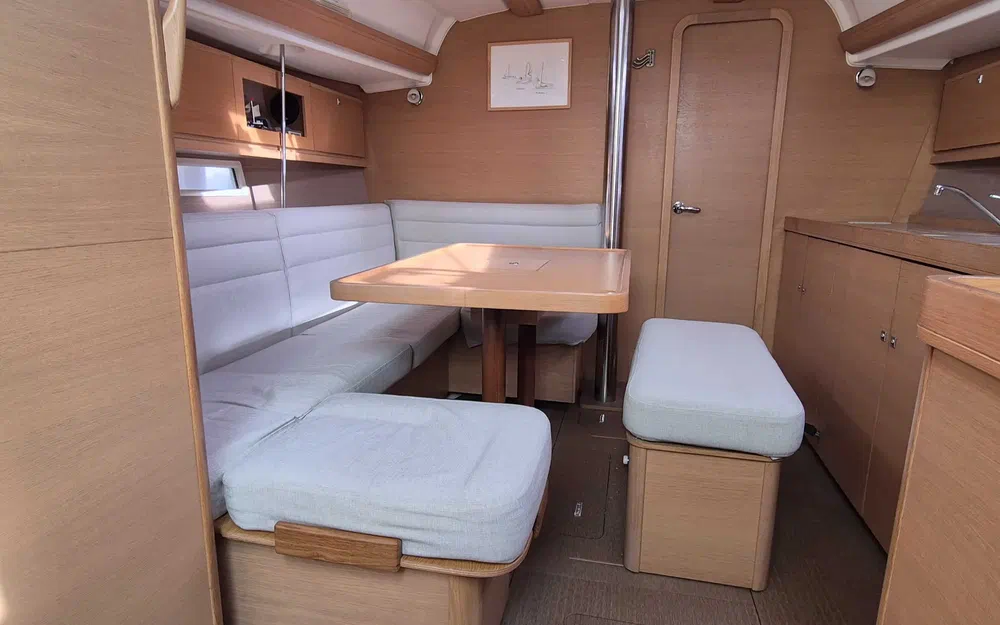 slider 12 Dufour 380 Grand Large