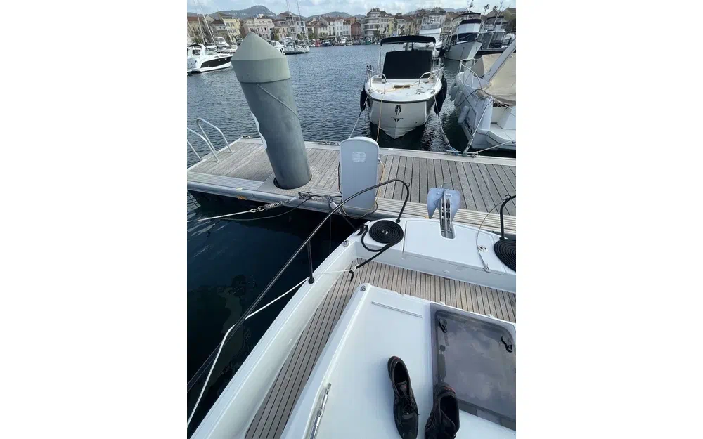 slider 4 Beneteau Flyer 9 Sundeck
