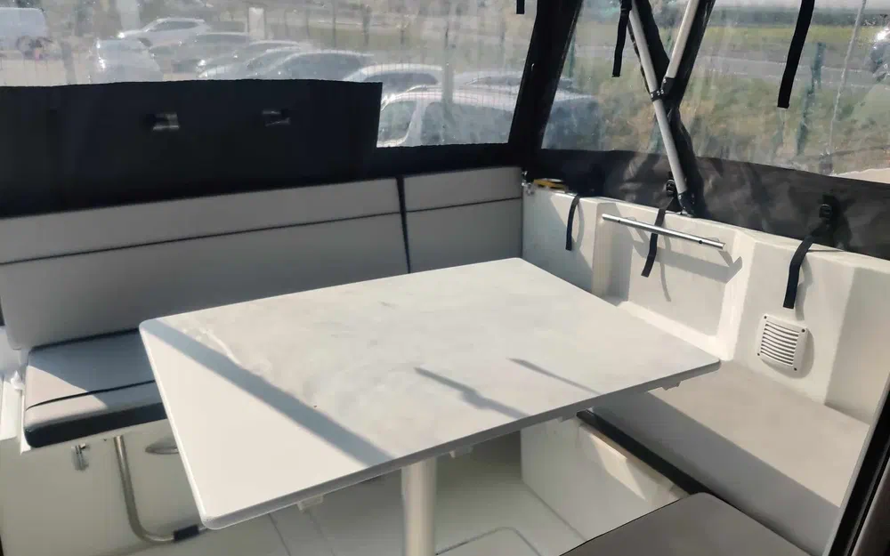 slider 4 Jeanneau Merry Fisher 695