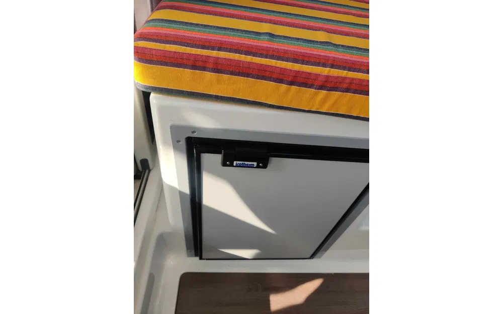 slider 9 Jeanneau Merry Fisher 695