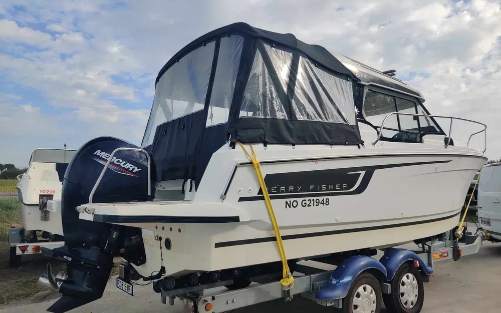 slider 2 Jeanneau Merry Fisher 695