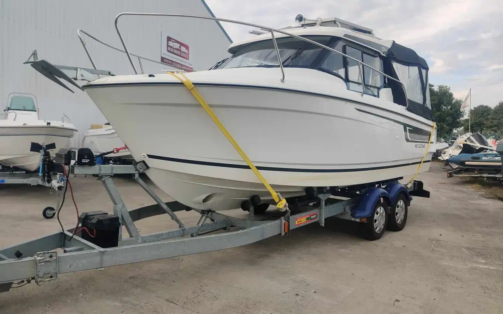 slider 0 Jeanneau Merry Fisher 695