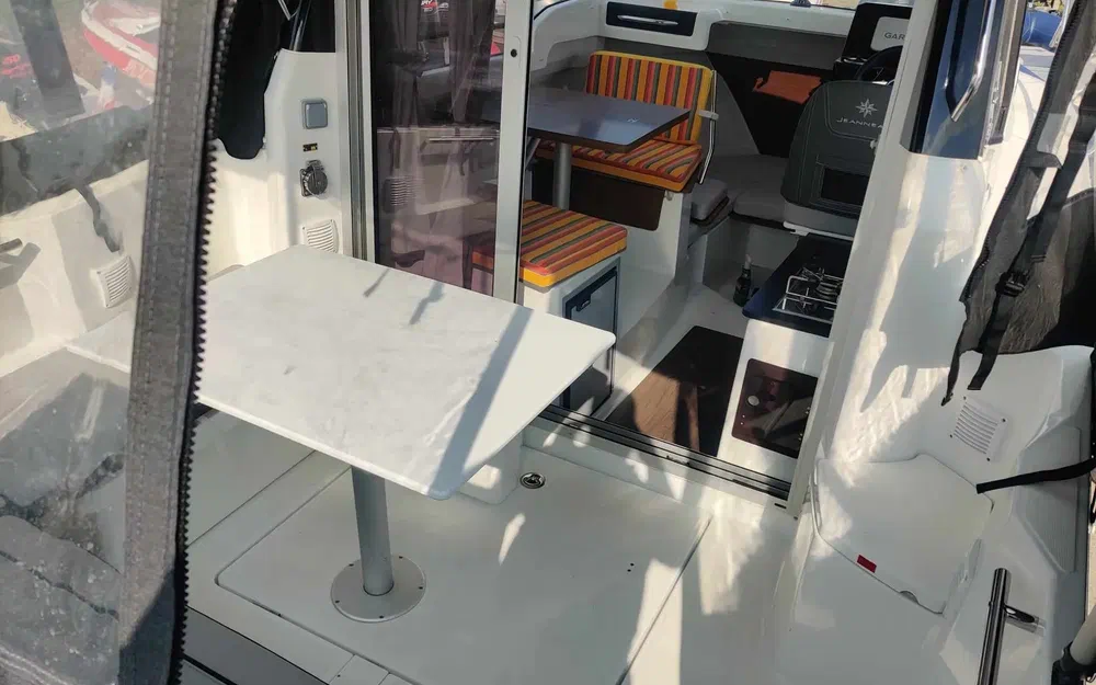 slider 3 Jeanneau Merry Fisher 695