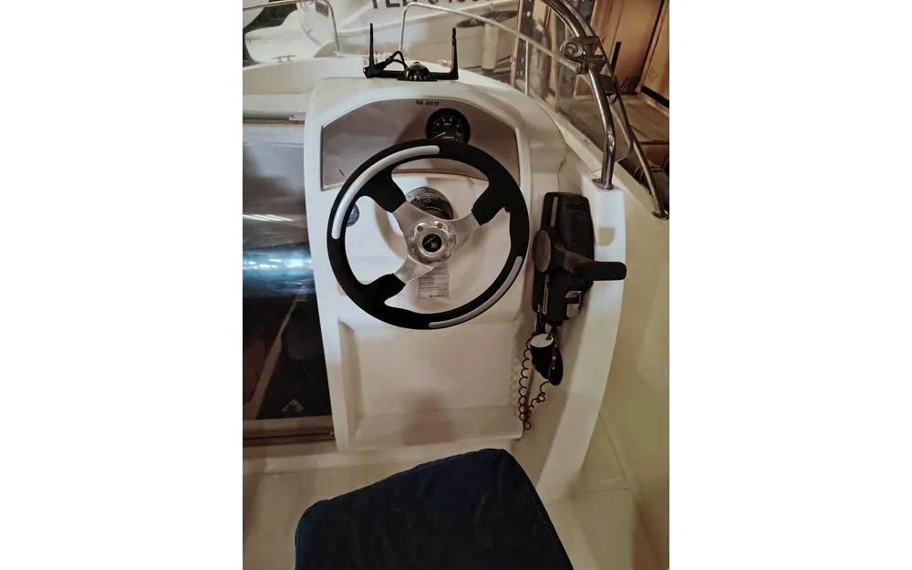 slider 3 Jeanneau CAP CAMARAT 555 CC