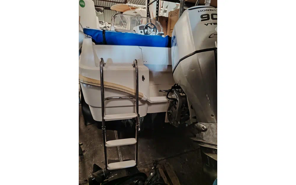 slider 14 Jeanneau CAP CAMARAT 555 CC