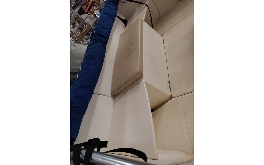 slider 11 Jeanneau CAP CAMARAT 555 CC