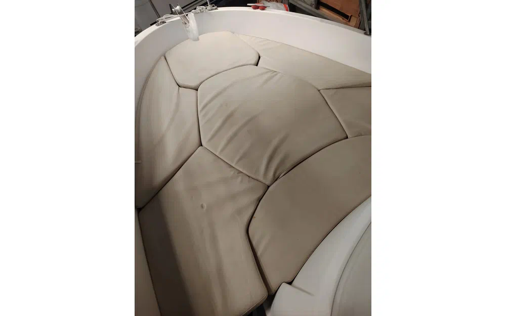 slider 1 Jeanneau CAP CAMARAT 555 CC