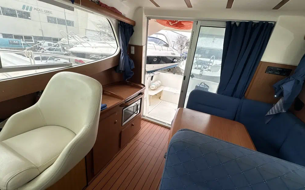 slider 10 Jeanneau Merry Fisher 925 Fly