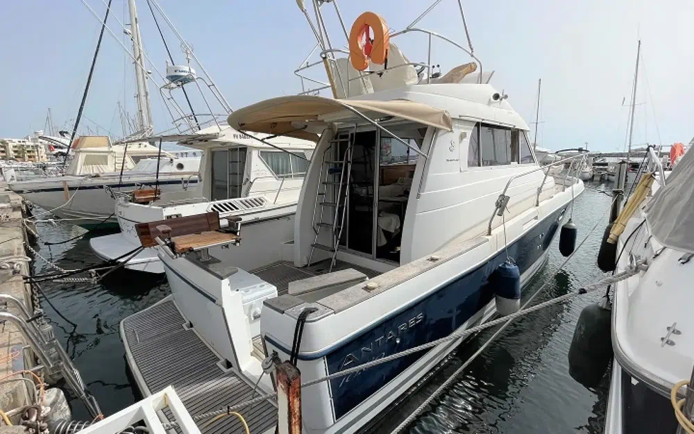 slider 1 Beneteau Antares 10.80