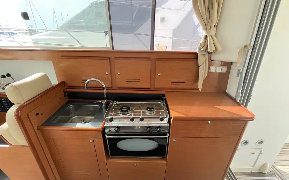 slider 6 Beneteau Antares 10.80