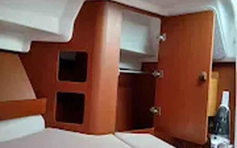 slider 4 Beneteau Antares 8 S