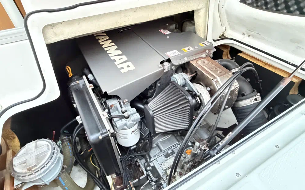 slider 4 Beneteau Antares 7