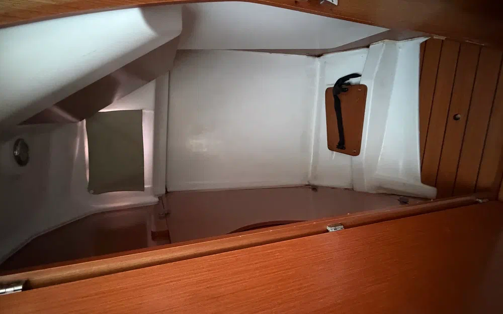 slider 5 Beneteau Antares 7