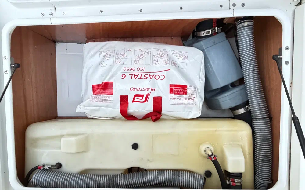 slider 6 Beneteau Antares 7