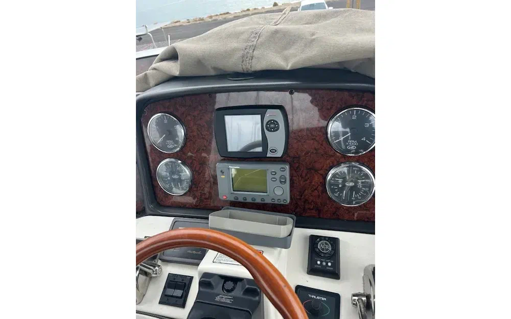 slider 4 Sea Ray 455 Sedan Bridge