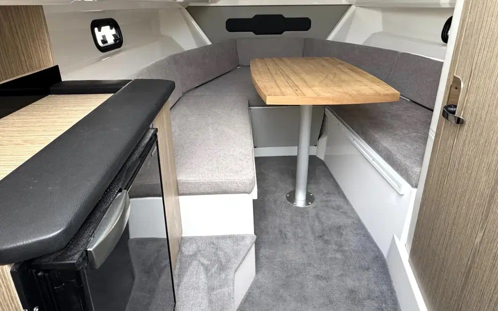 slider 3 Karnic R8-HT