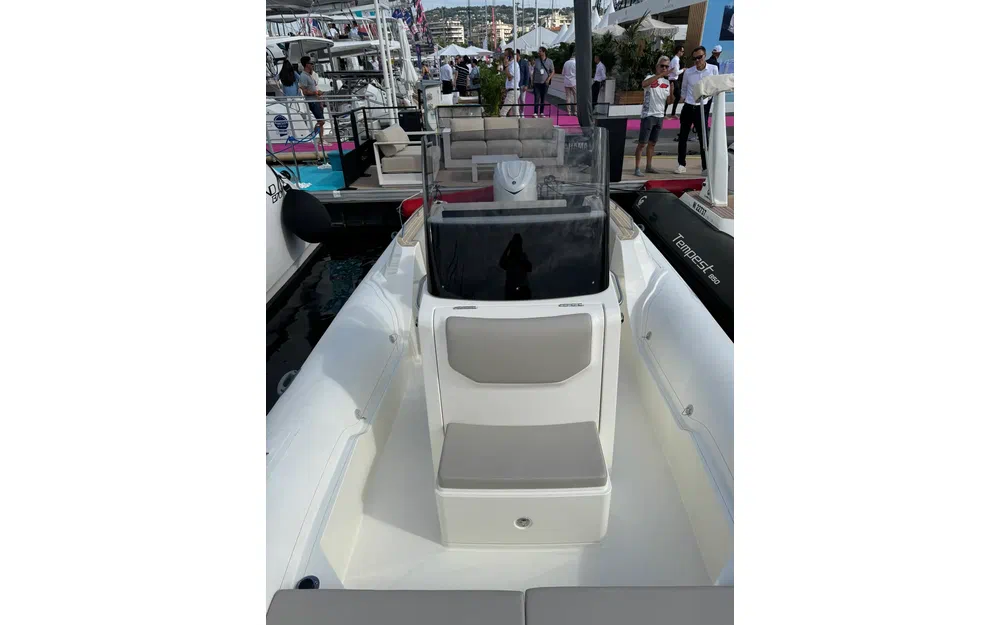 slider 7 Capelli Tempest 800