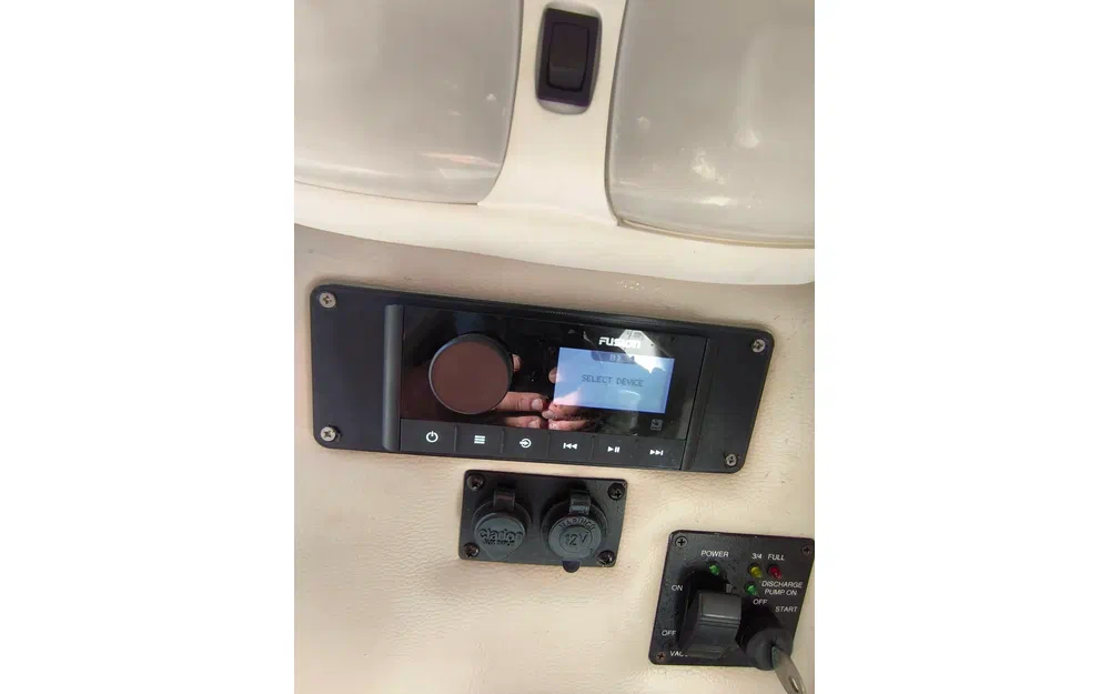 slider 13 Chaparral 256 SSX