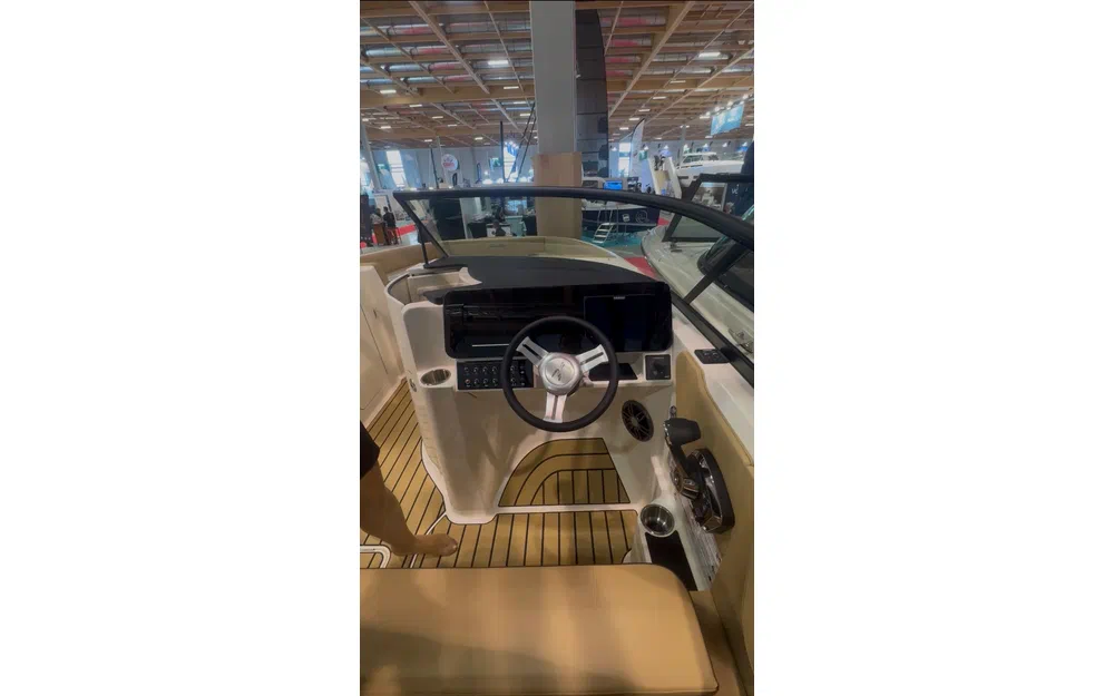 slider 7 Sea Ray SDX 250