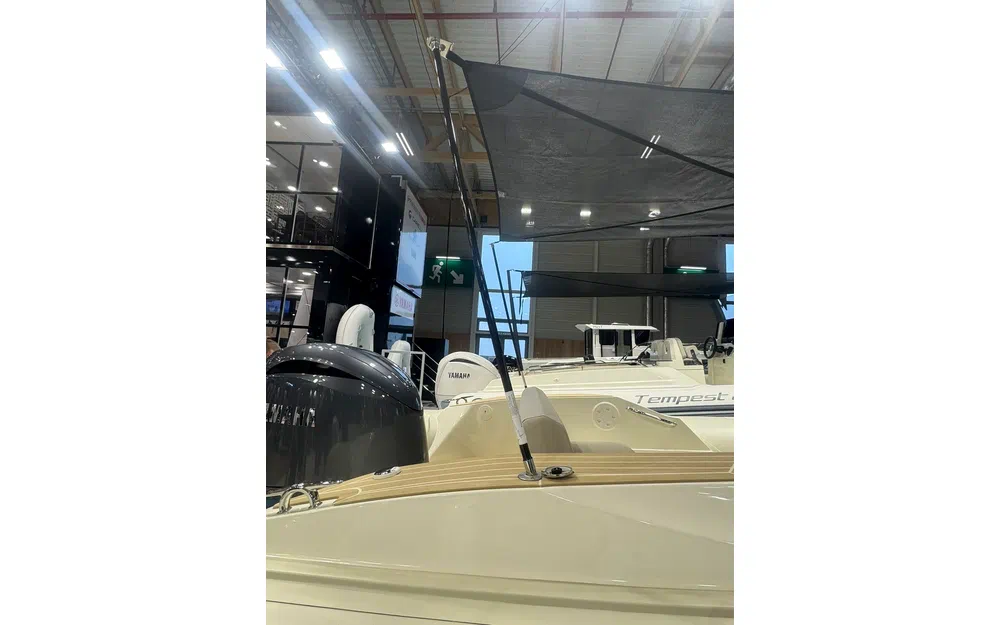 slider 6 Capelli Tempest 700