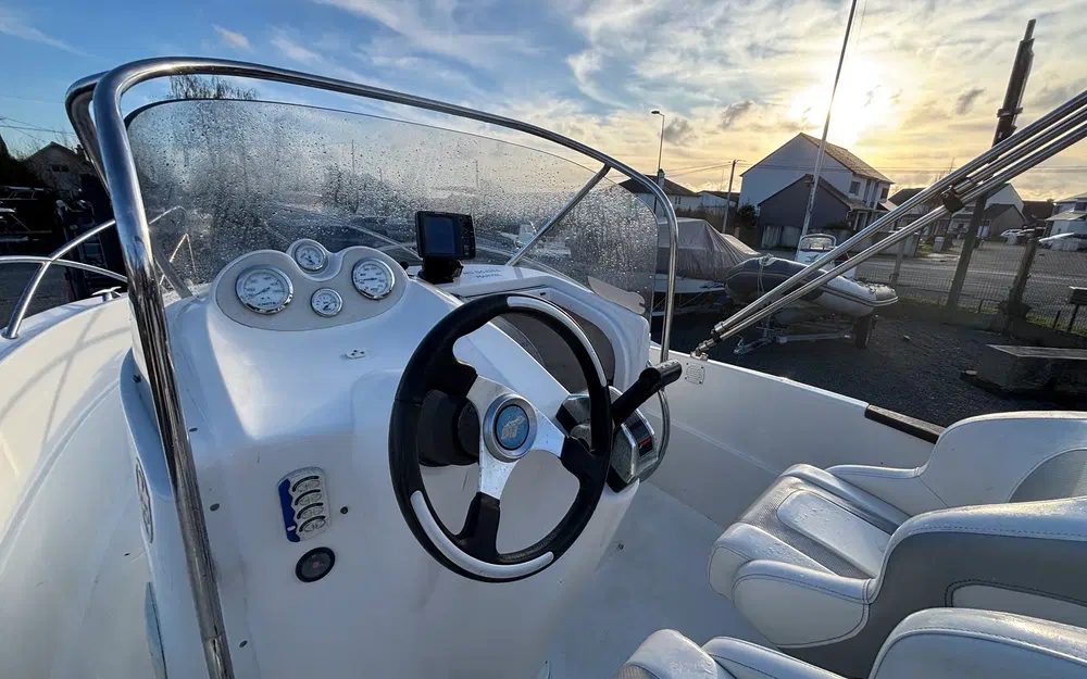 slider 4 Quicksilver 555 Commander