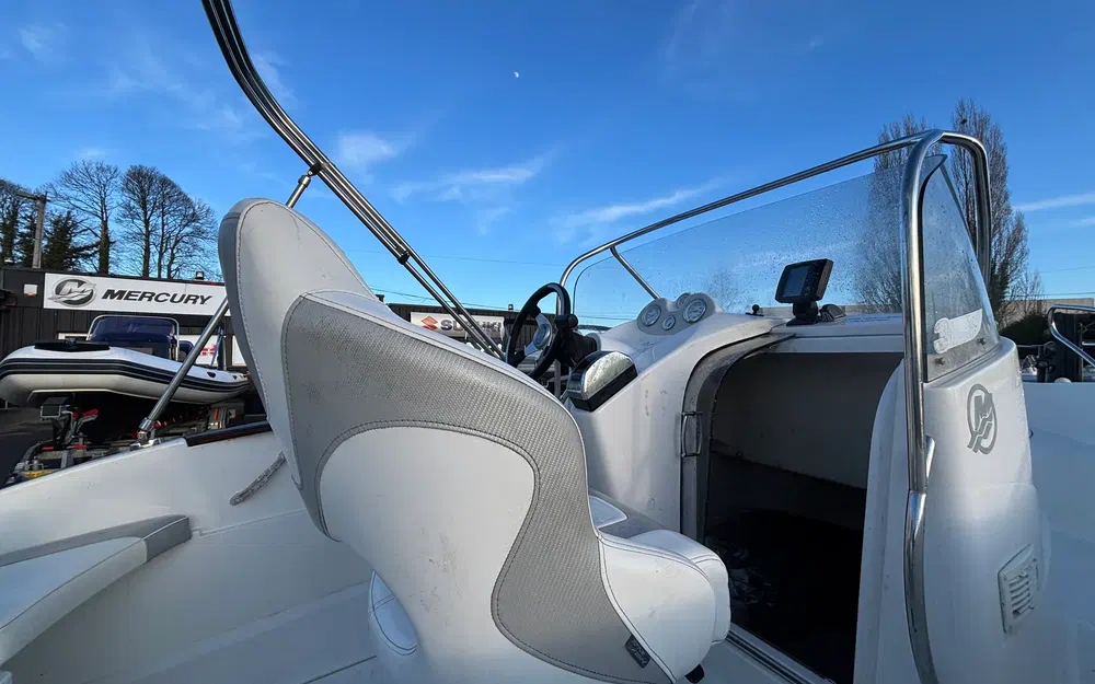 slider 5 Quicksilver 555 Commander