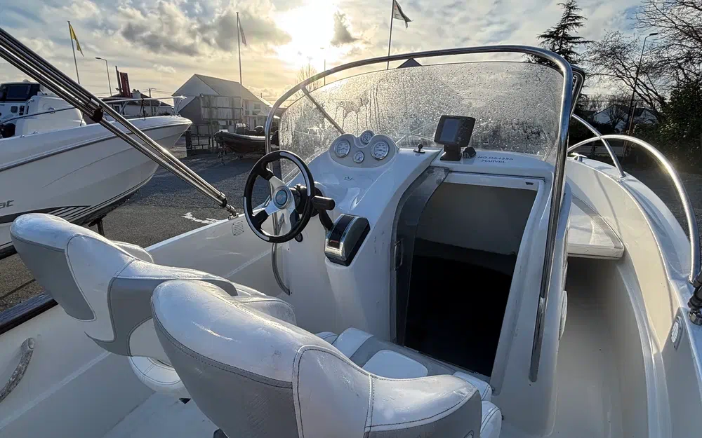 slider 7 Quicksilver 555 Commander