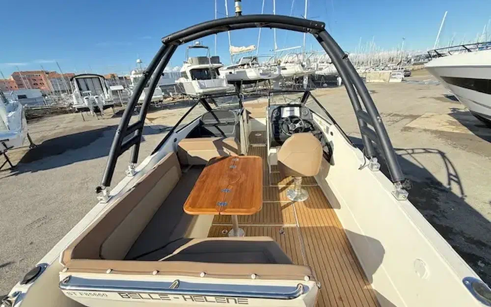 slider 10 Quicksilver Activ 755 Bowrider