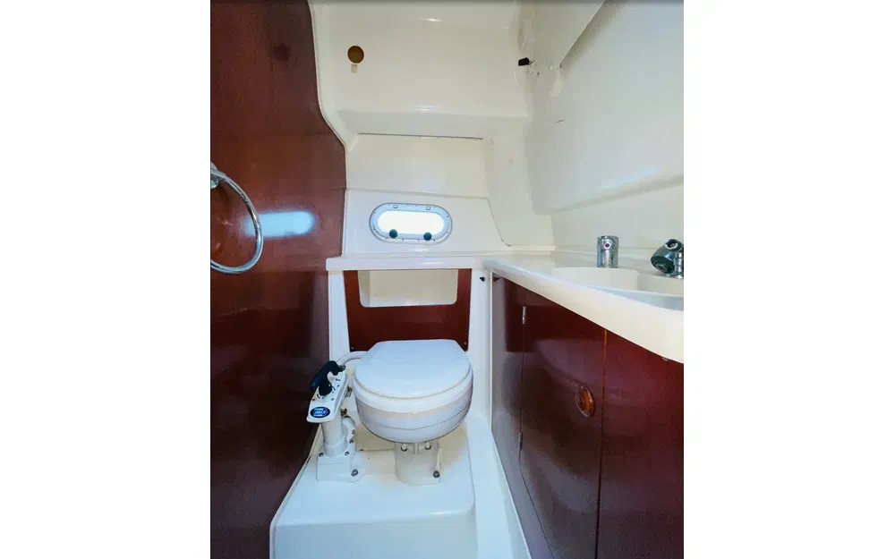 slider 10 Jeanneau Leader 805