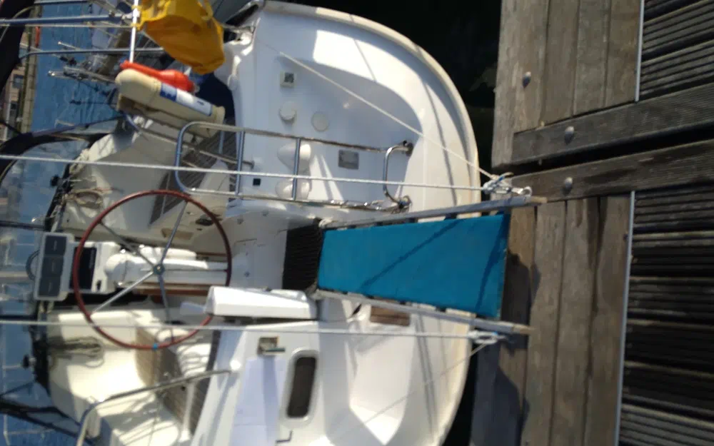 slider 9 Beneteau Oceanis 323 Clipper