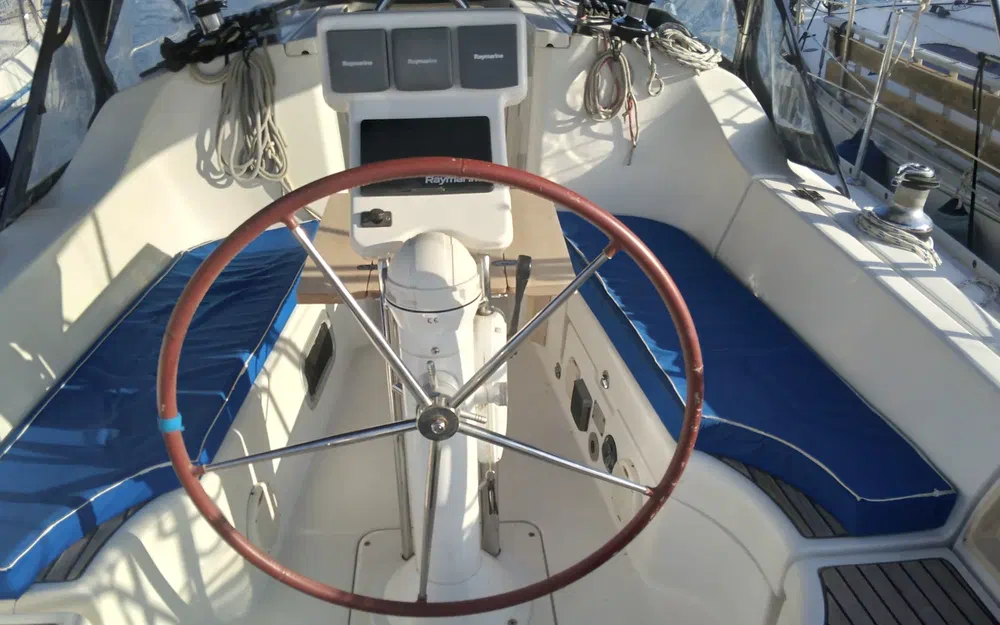 slider 7 Beneteau Oceanis 323 Clipper