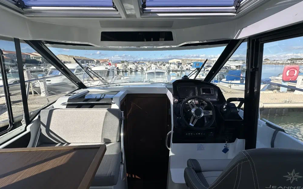 slider 9 Jeanneau Merry Fisher 895