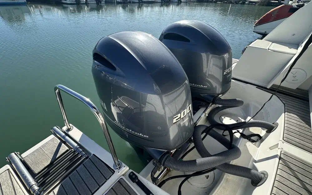 slider 18 Jeanneau Merry Fisher 895