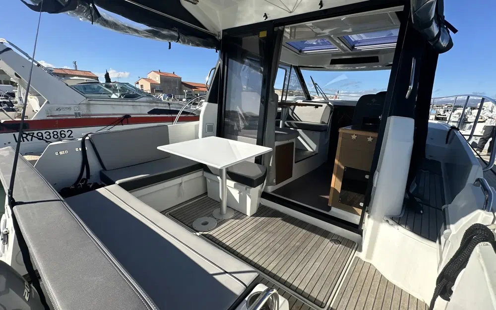 slider 3 Jeanneau Merry Fisher 895