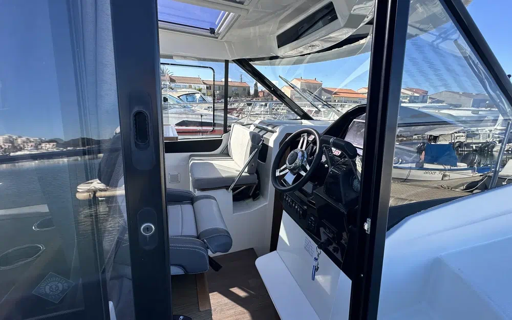 slider 4 Jeanneau Merry Fisher 895