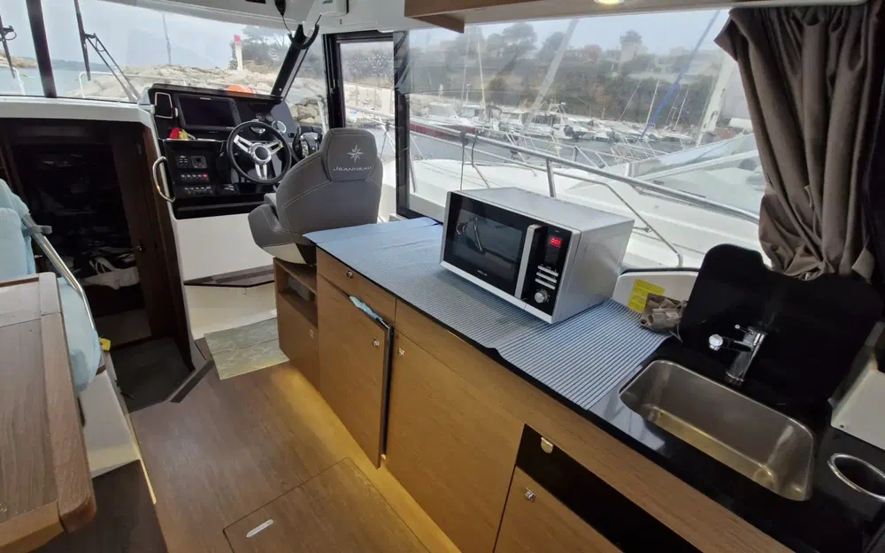 slider 12 Jeanneau Merry Fisher