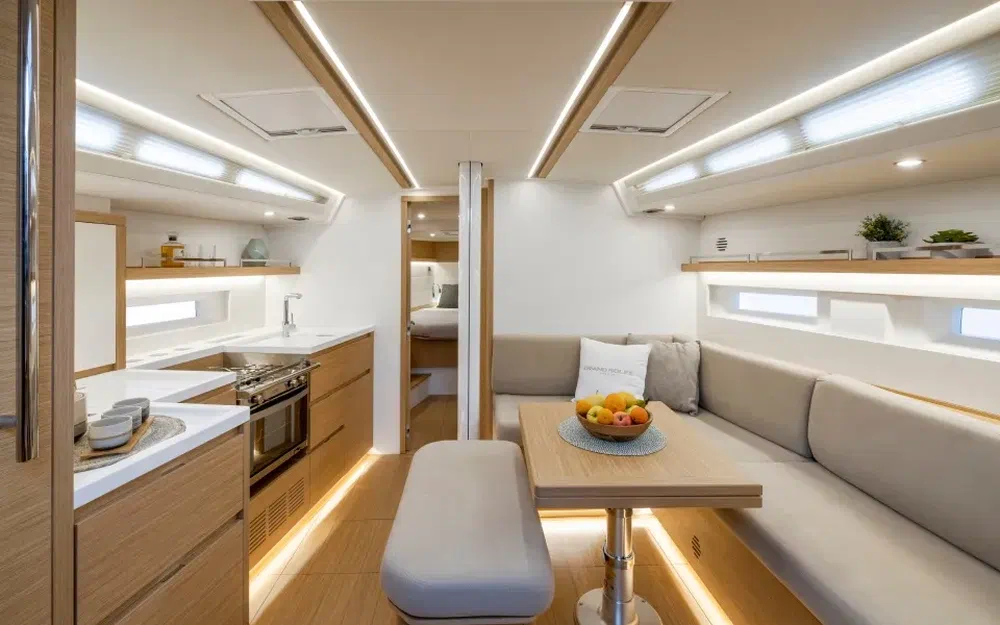 slider 1 Grand Soleil 40