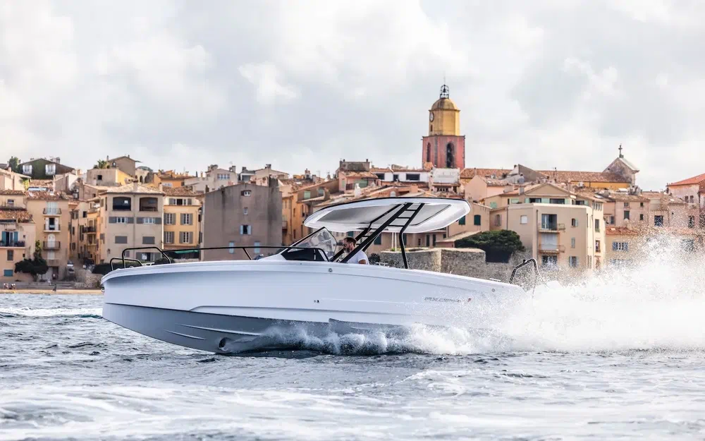 slider 10 Axopar 25 Cross Top