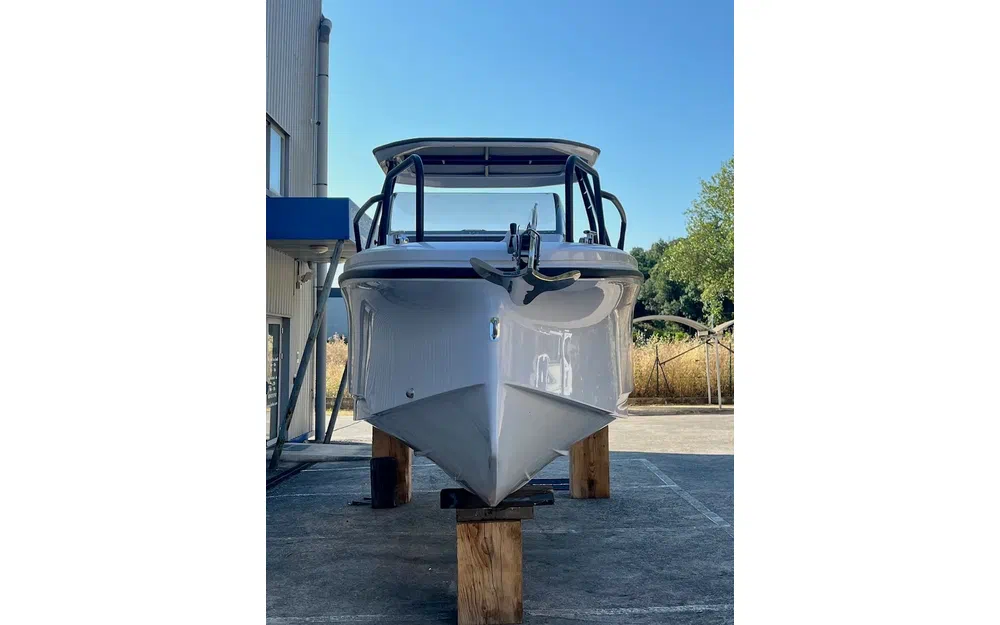 slider 15 Axopar 25 Cross Top