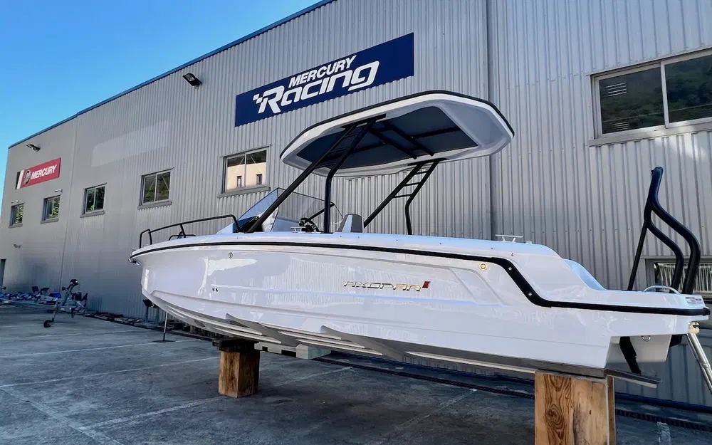 slider 17 Axopar 25 Cross Top