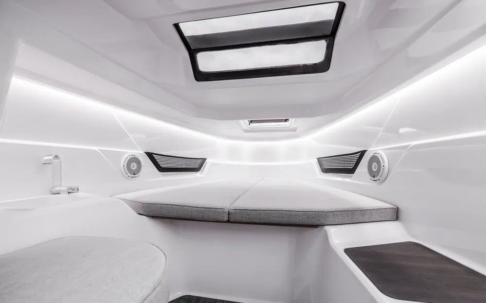 slider 3 Axopar 25 Cross Top