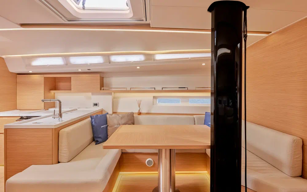 slider 4 Grand Soleil 44 Performance